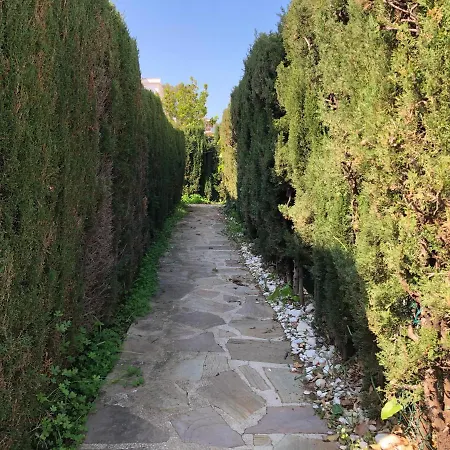 Retiro 10-serviden דירה